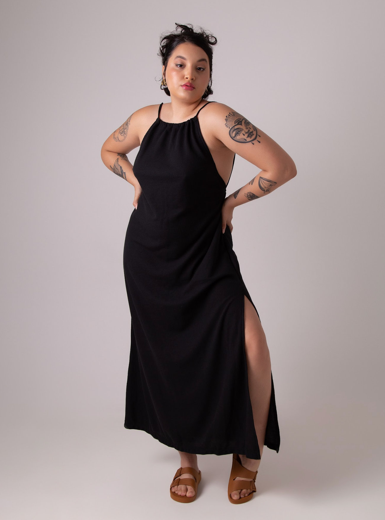 vestido comfy | vestido costas abertas com fenda lateral