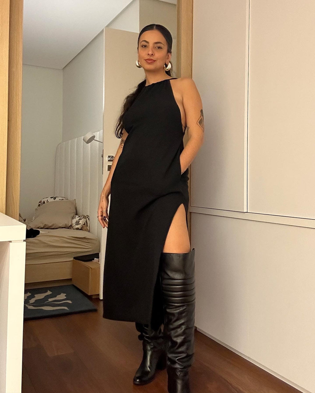 vestido comfy | vestido costas abertas com fenda lateral