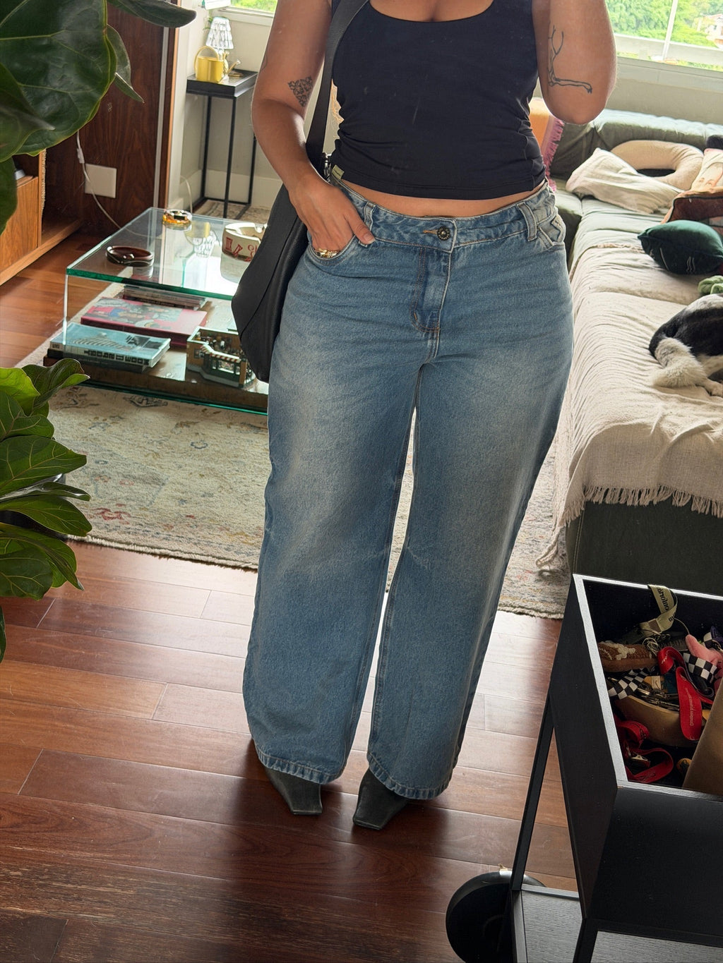 calça jeans ajustável wide acid wash