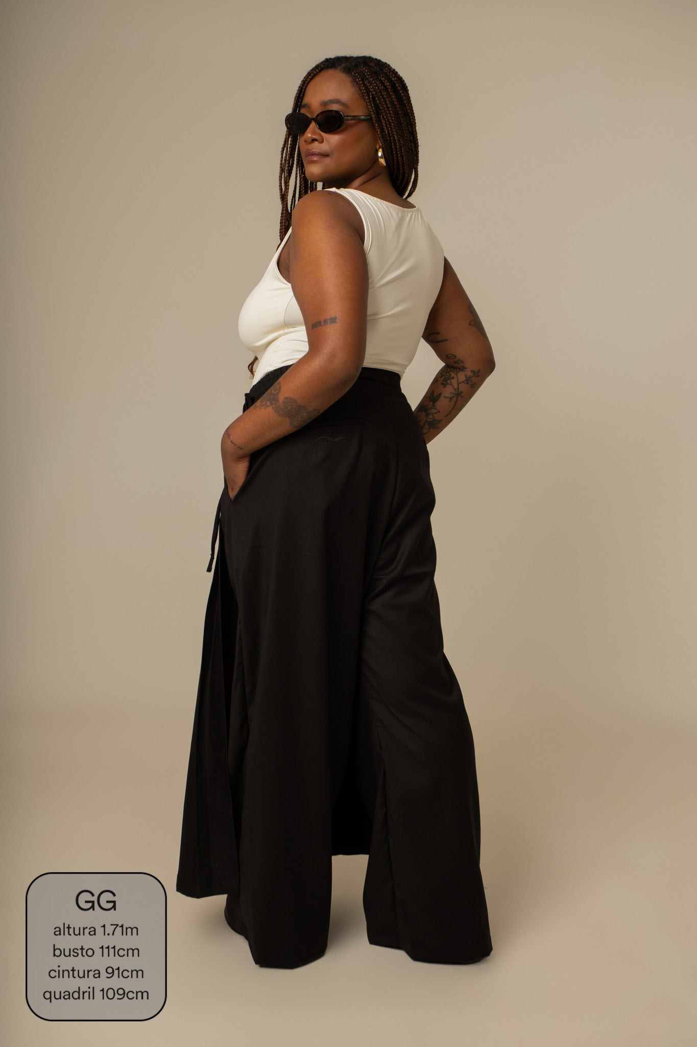 calça saia plissada collab frida & lela