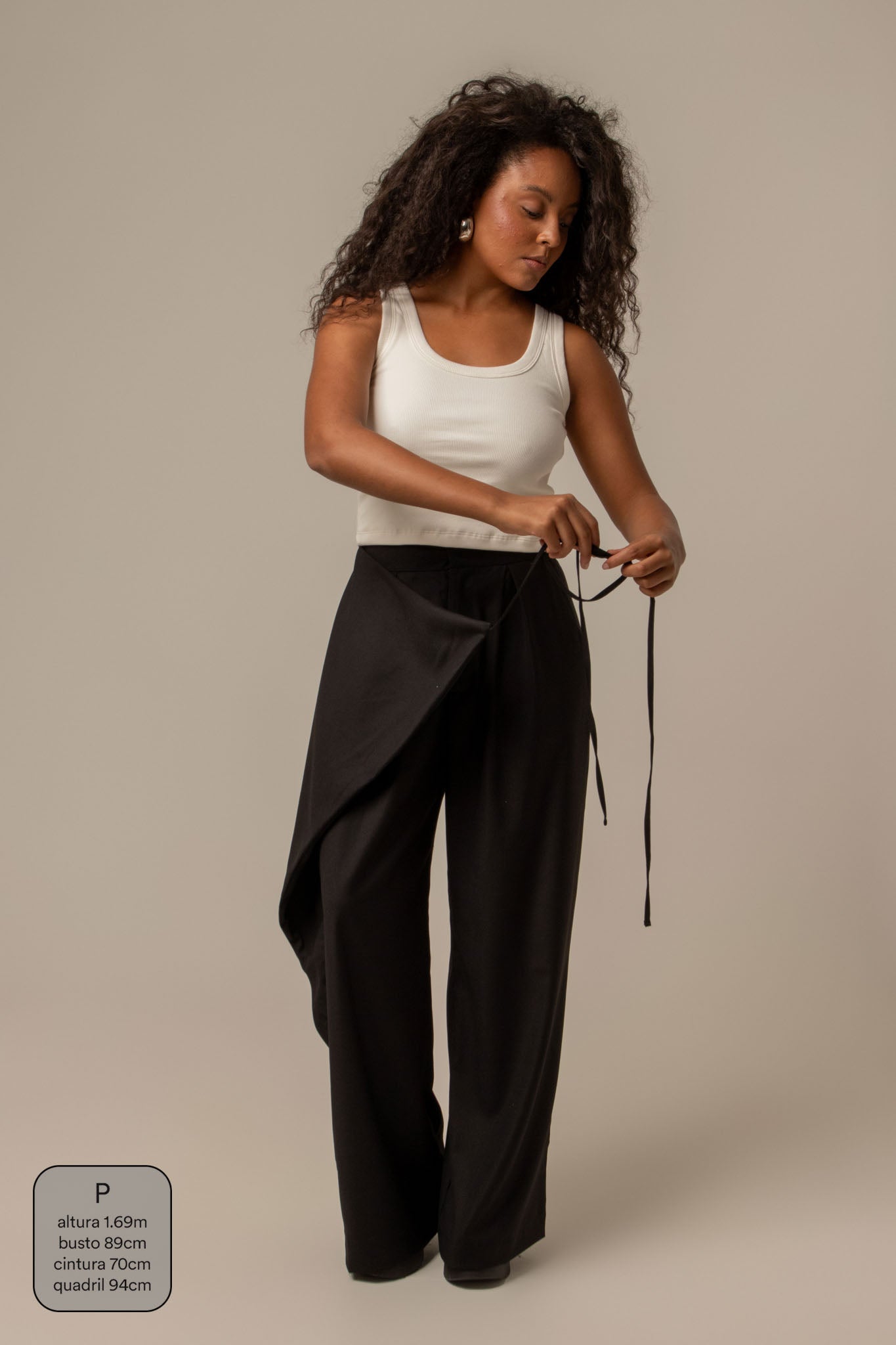 calça-saia de alfaiataria chefa