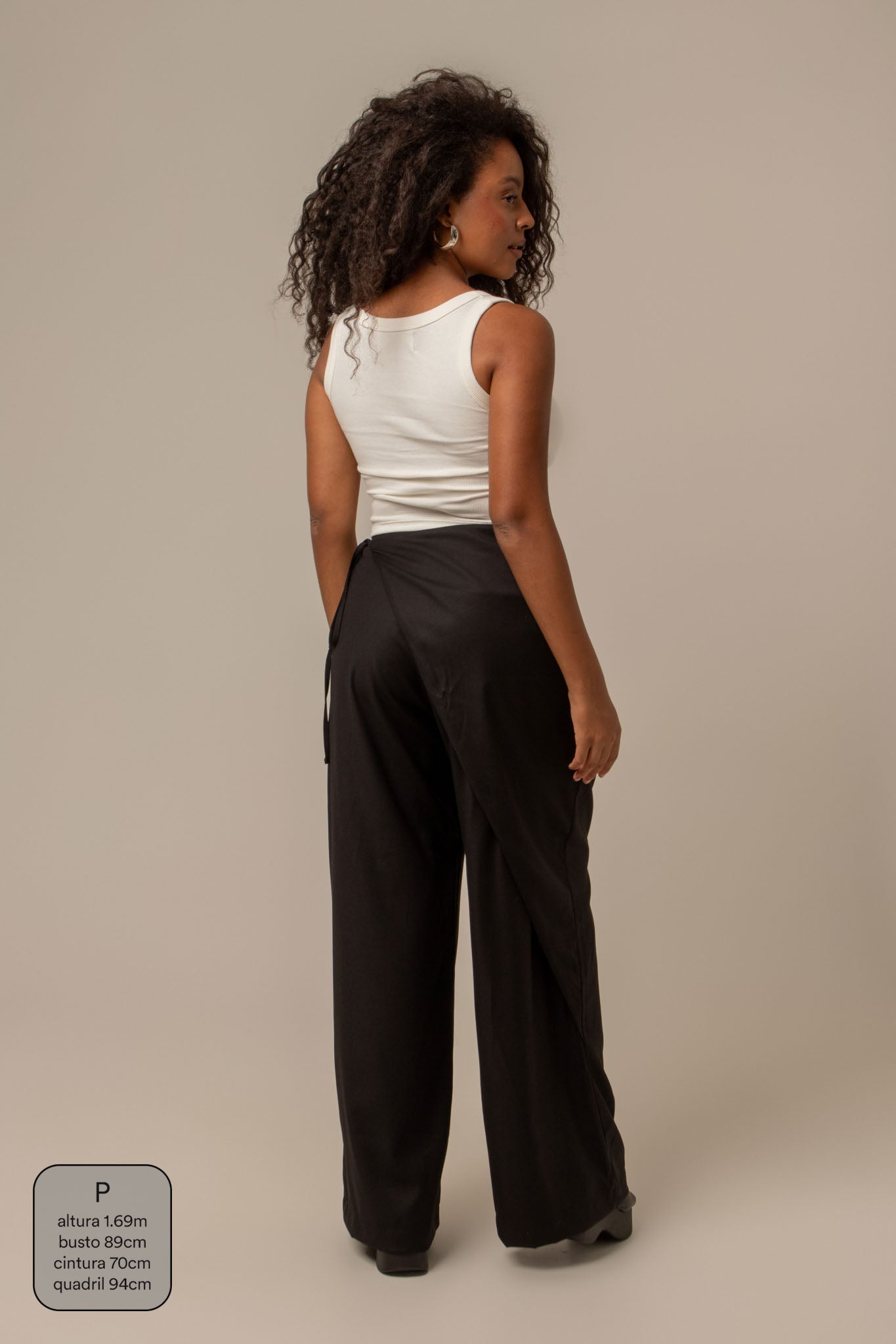 calça-saia de alfaiataria chefa