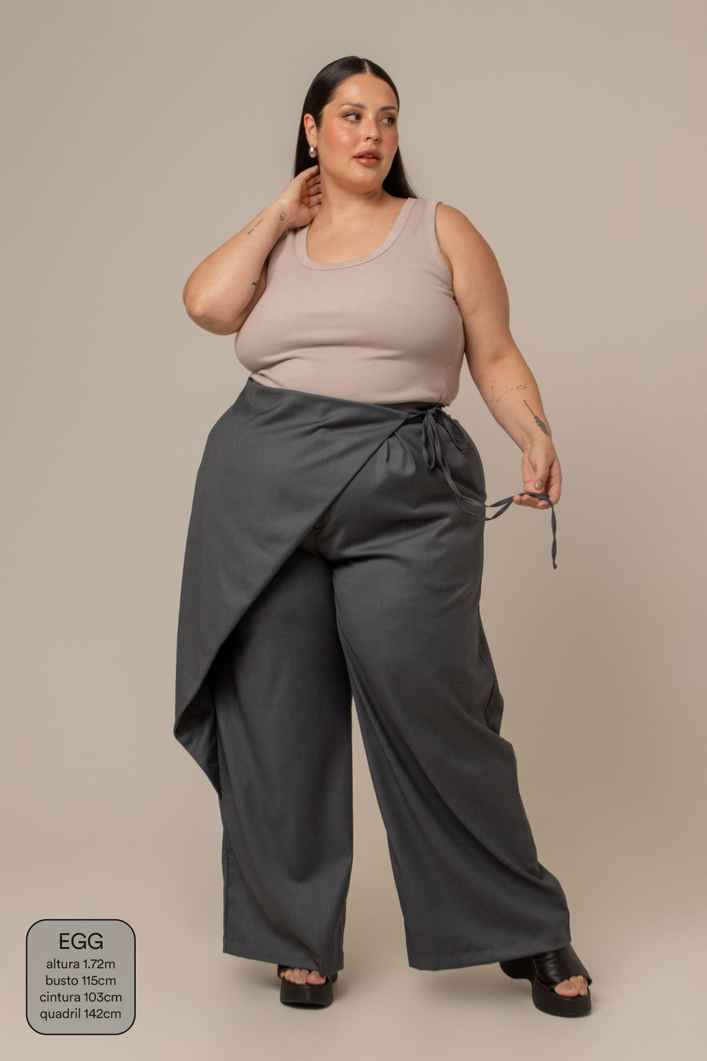 calça-saia de alfaiataria chefa