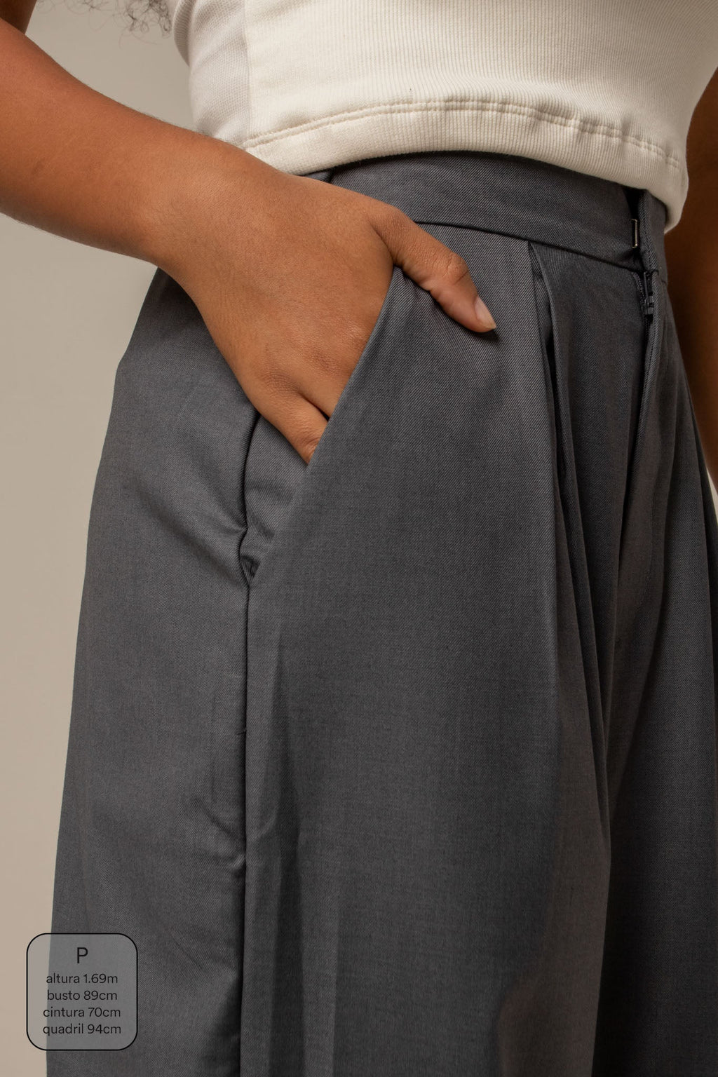 calça-saia de alfaiataria chefa