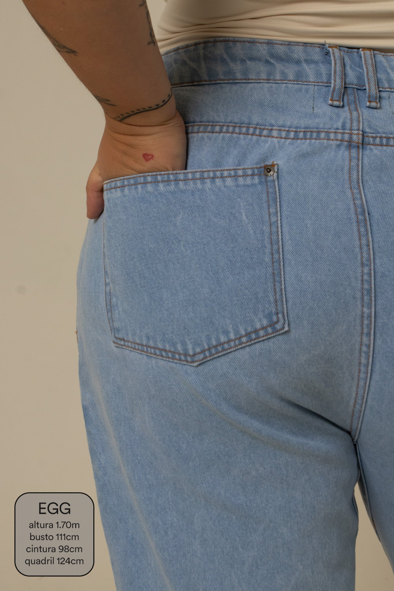 calça jeans ajustável mom clara