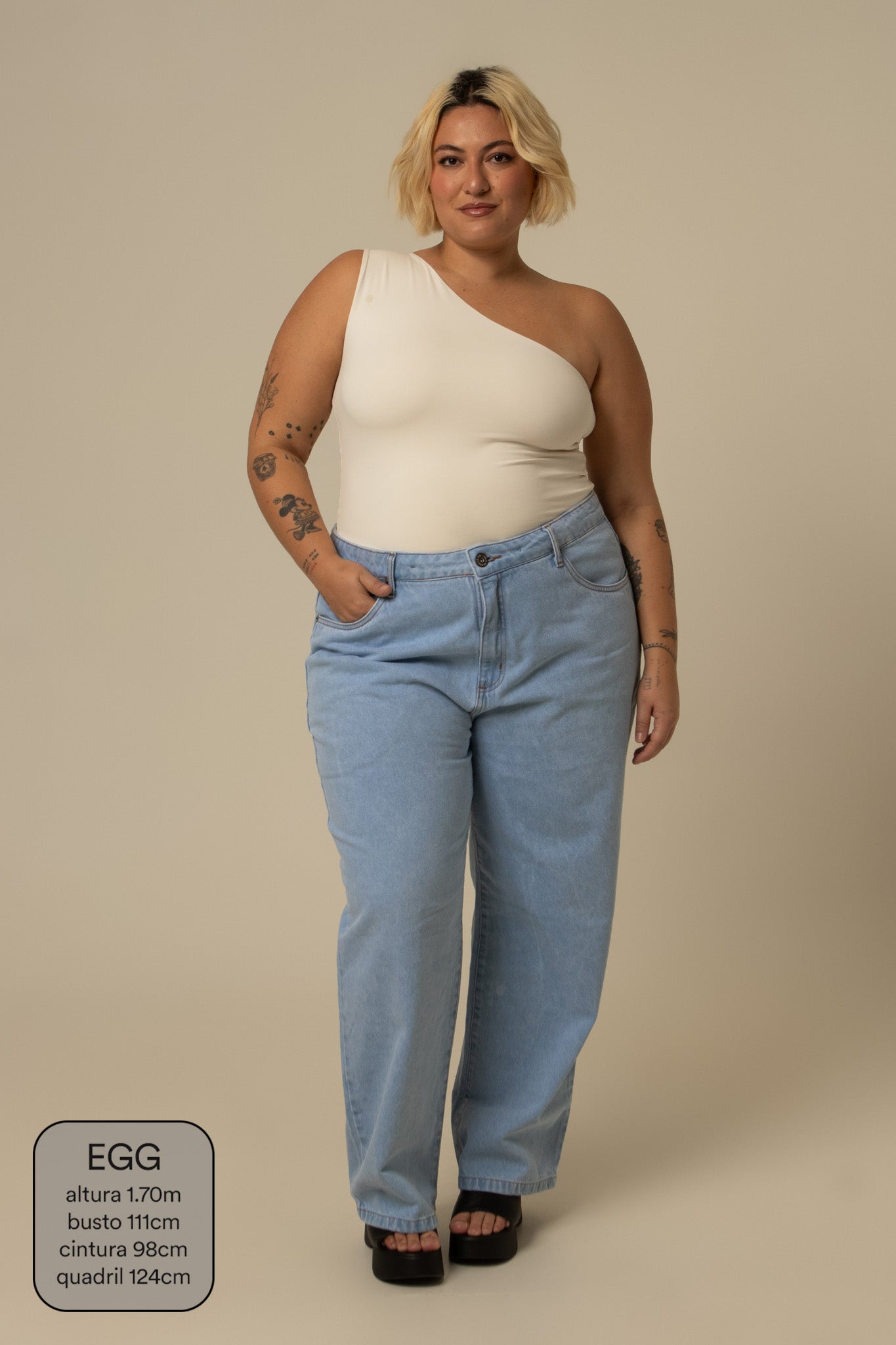 calça jeans ajustável mom clara