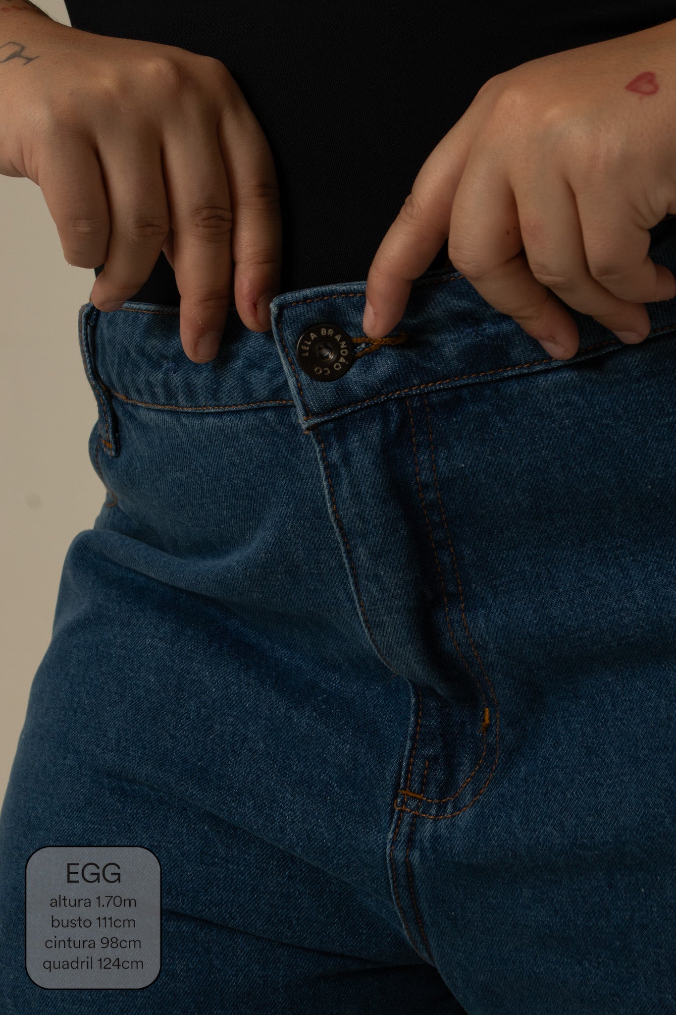 calça jeans ajustável mom denim blue