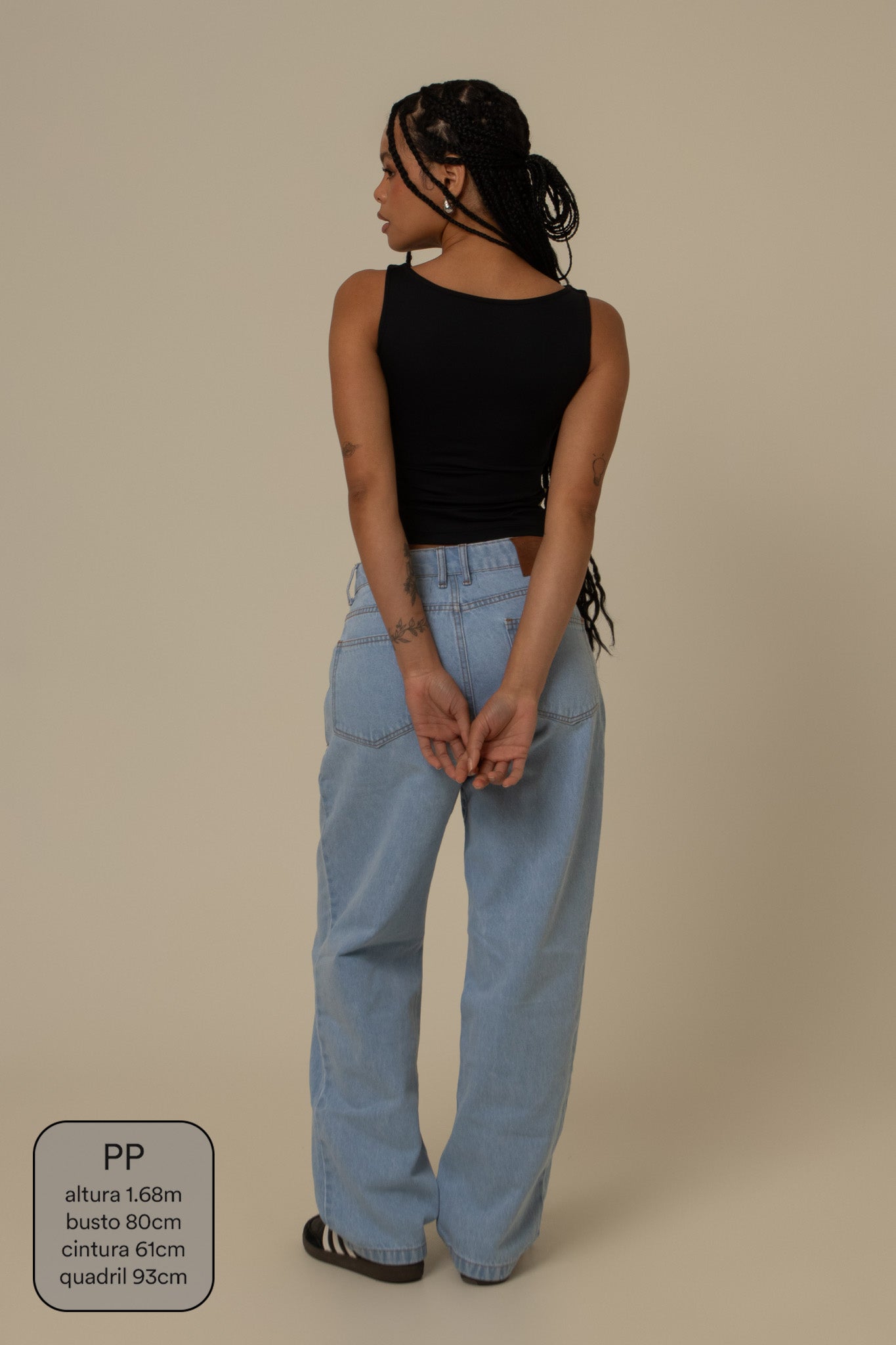 calça jeans ajustável mom clara