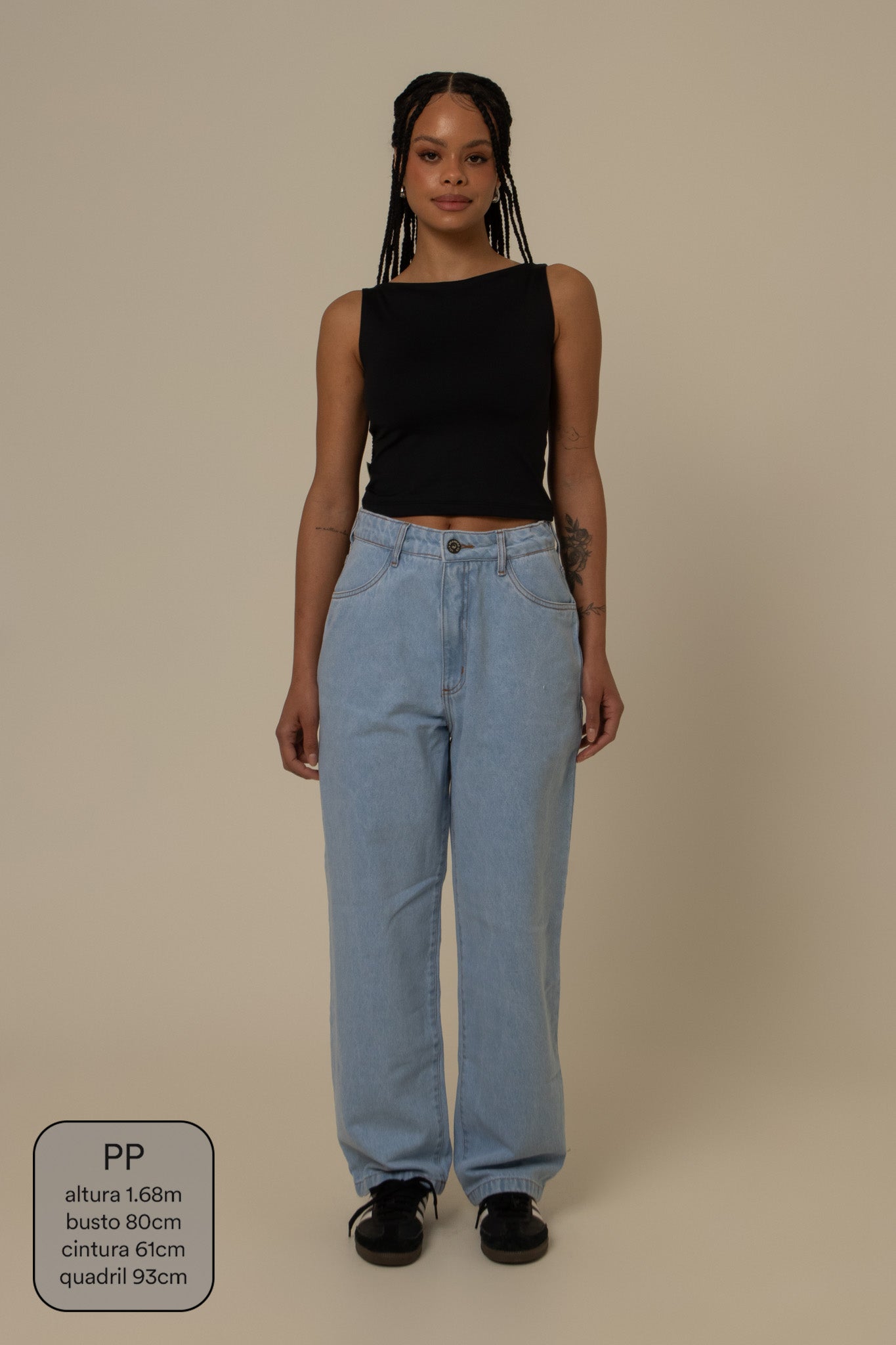 calça jeans ajustável mom clara