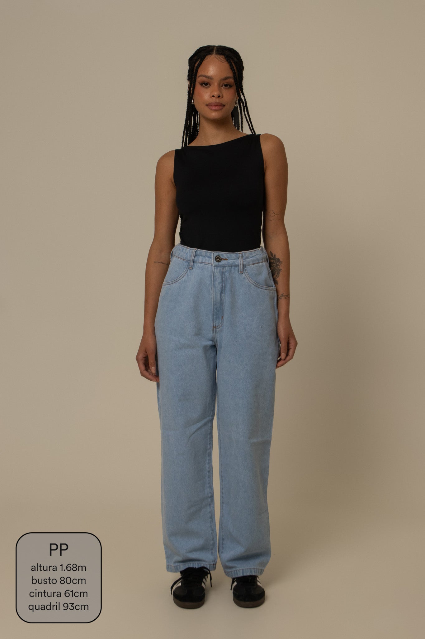 calça jeans ajustável mom clara