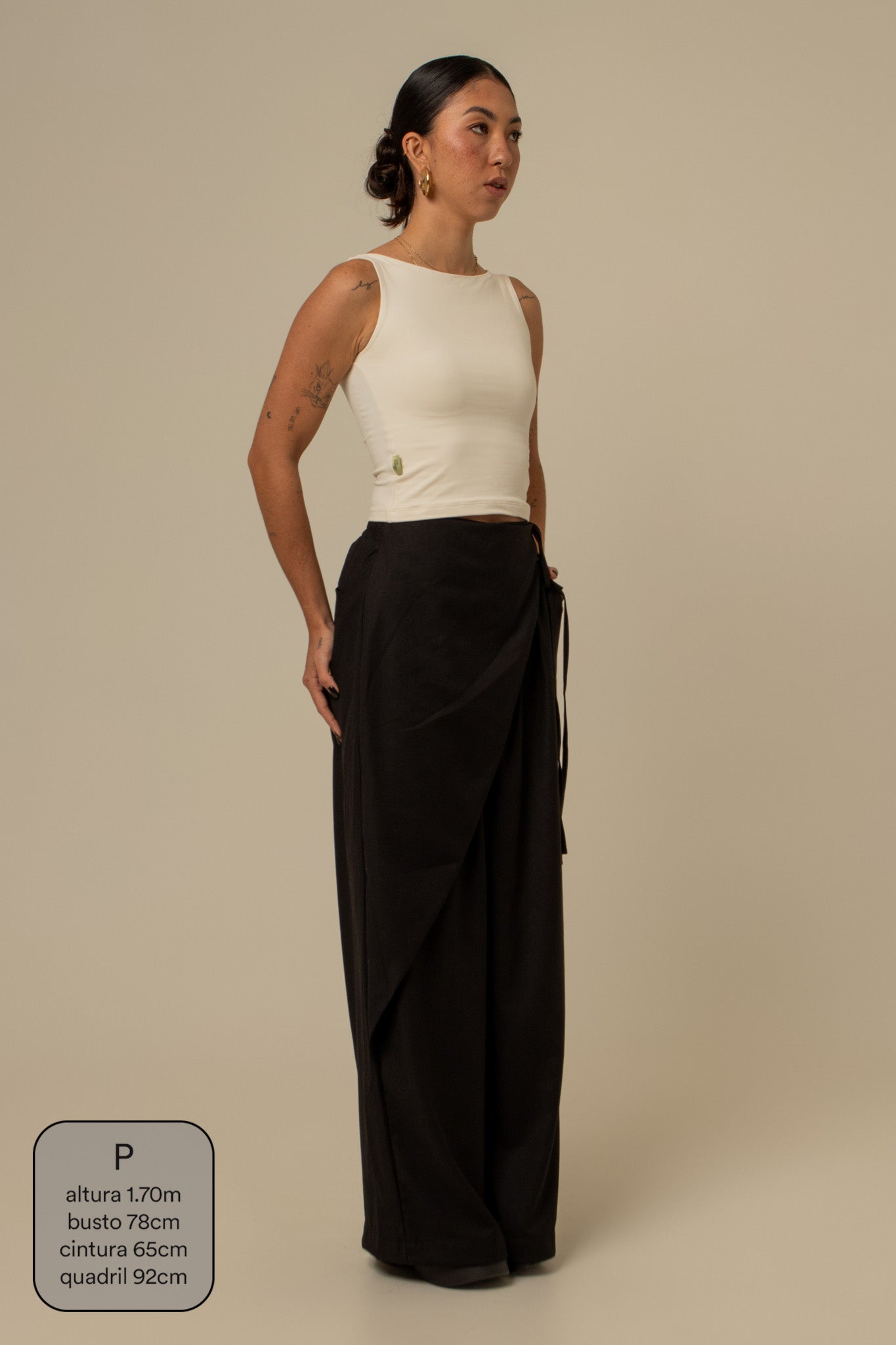 calça-saia de alfaiataria chefa