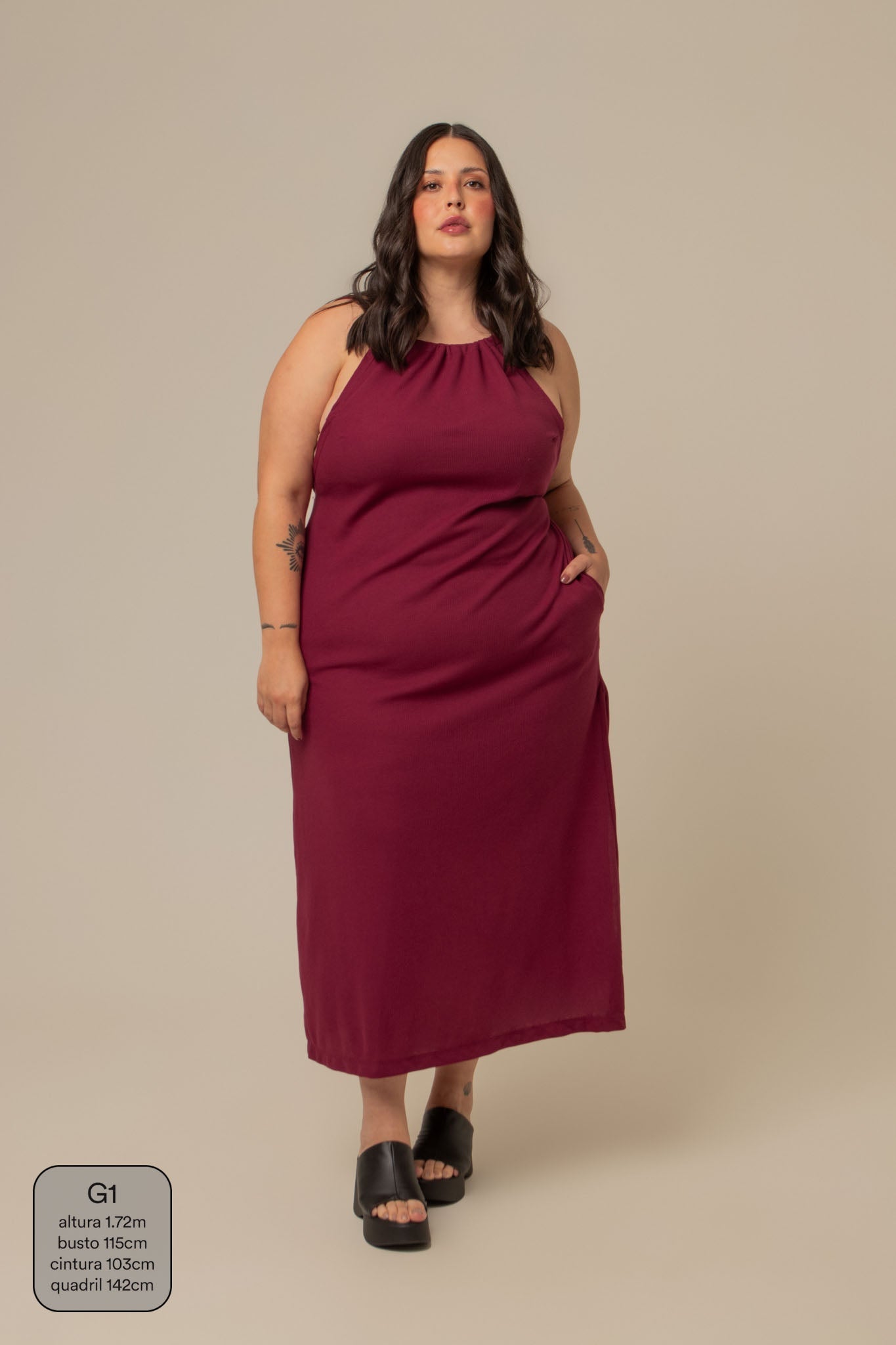 vestido comfy | vestido costas abertas com fenda lateral