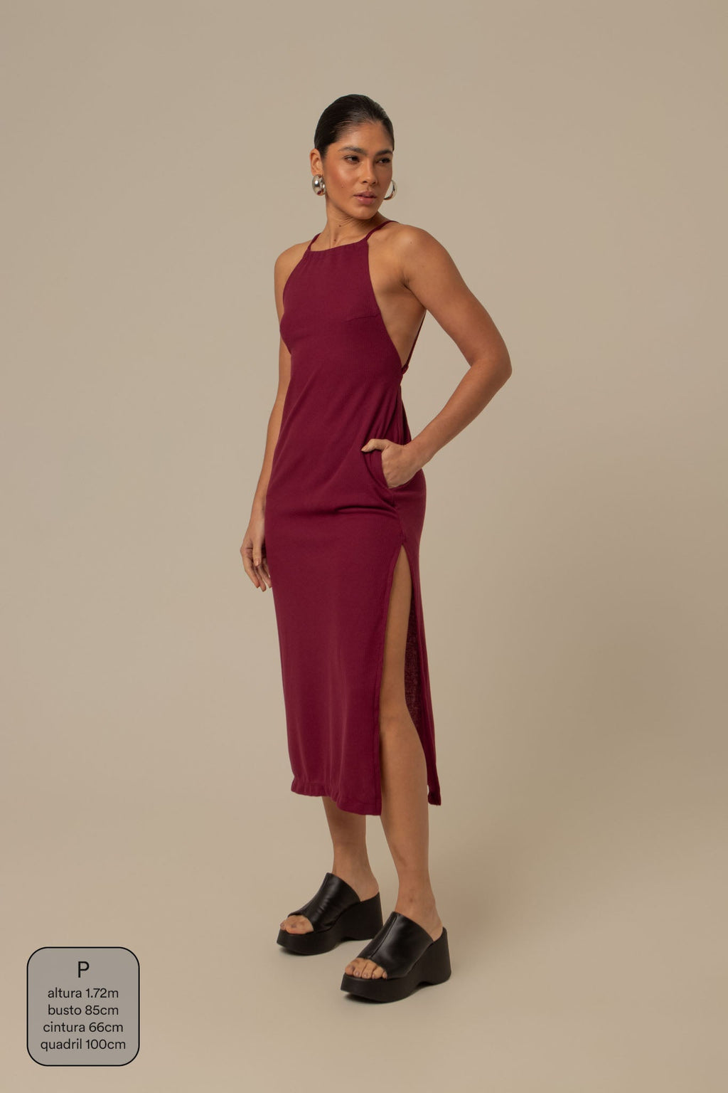 vestido comfy | vestido costas abertas com fenda lateral