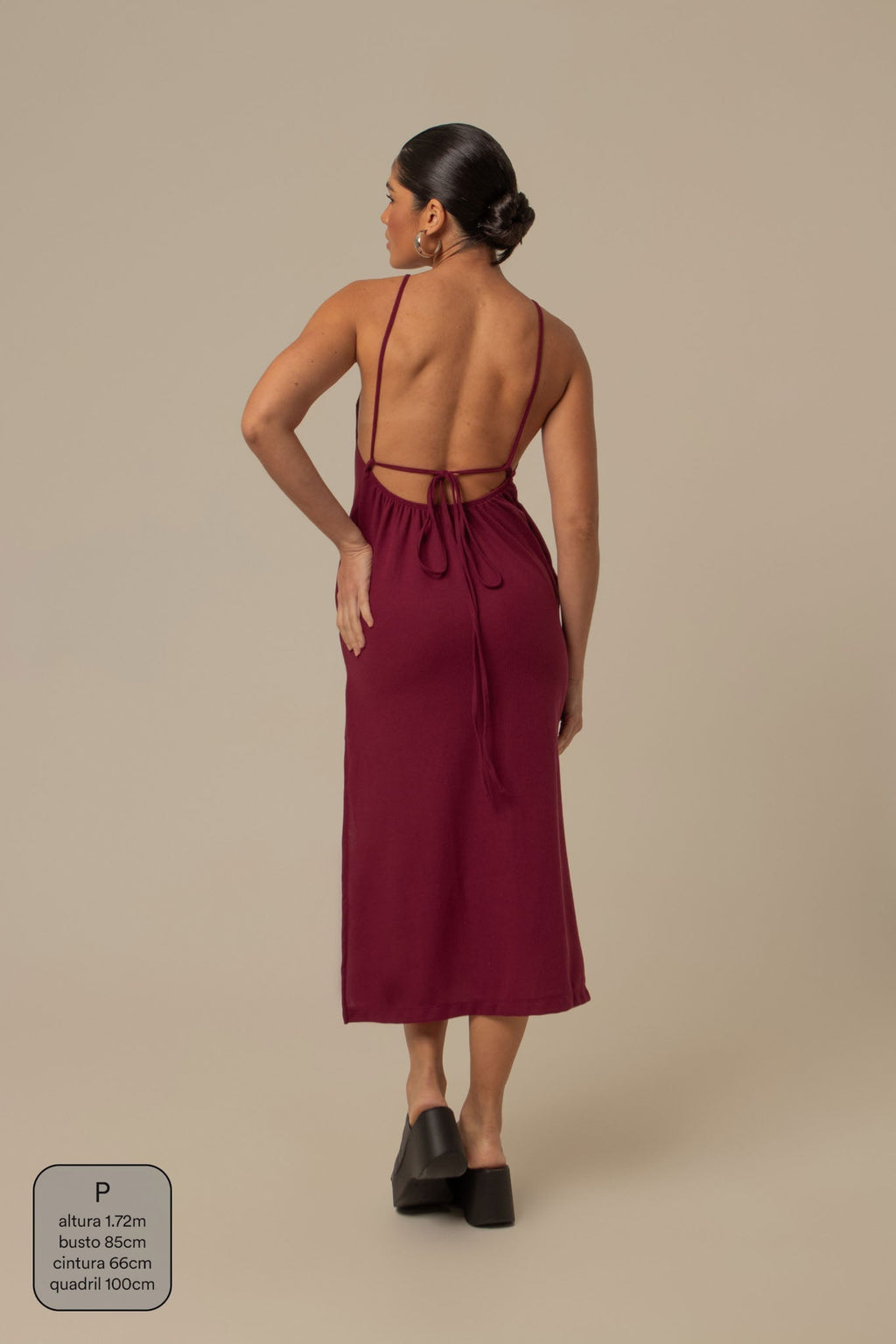 vestido comfy | vestido costas abertas com fenda lateral