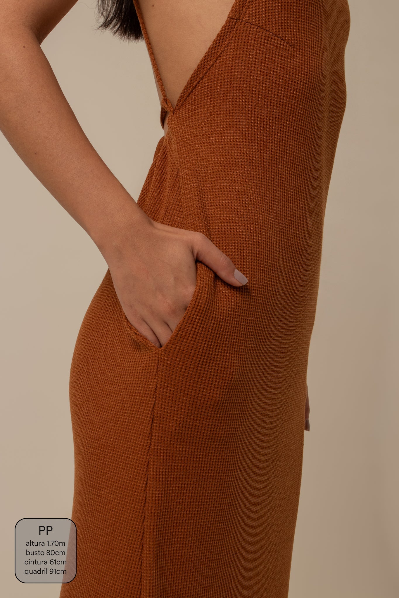 vestido comfy | vestido costas abertas com fenda lateral