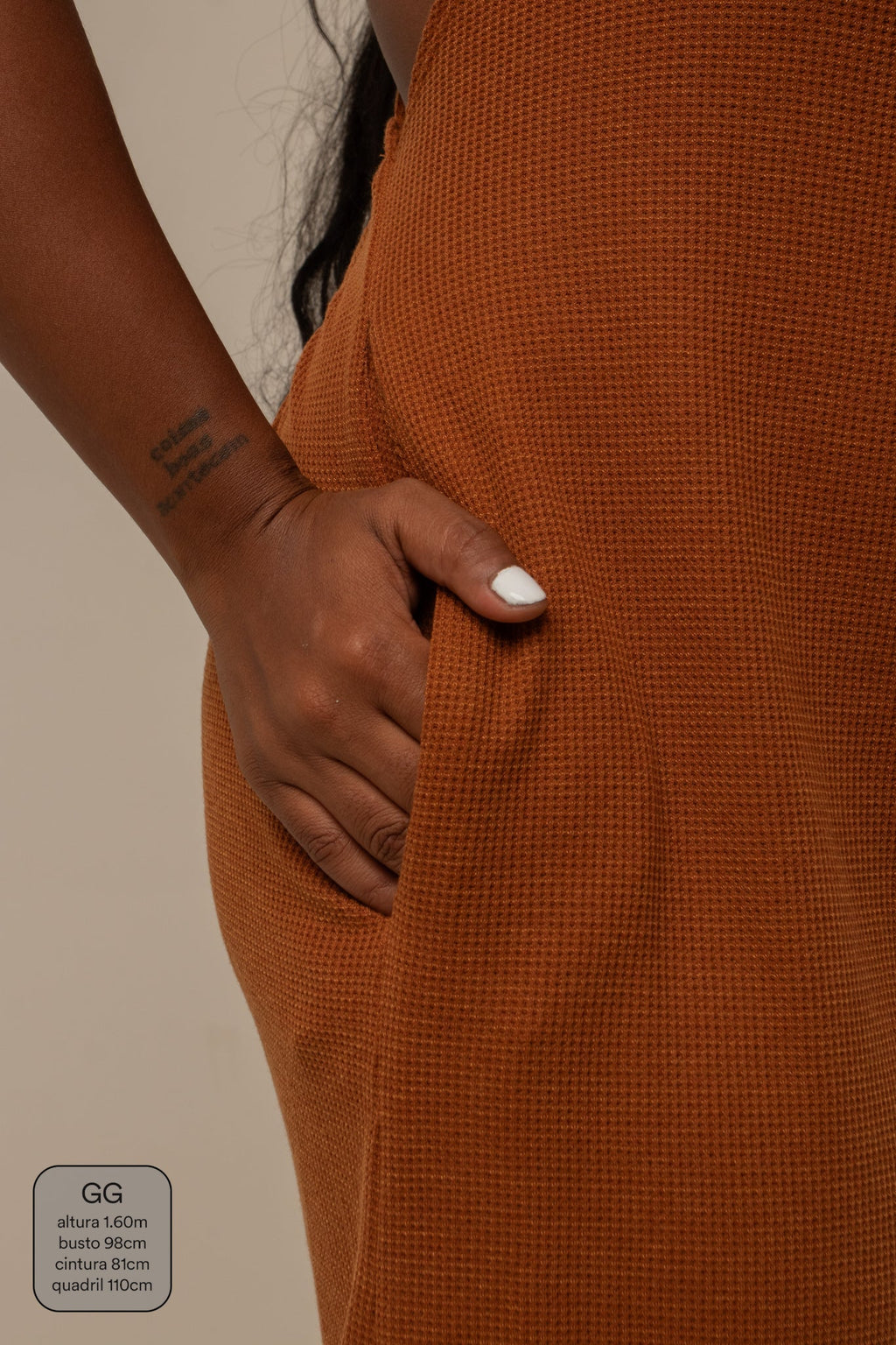 vestido comfy | vestido costas abertas com fenda lateral