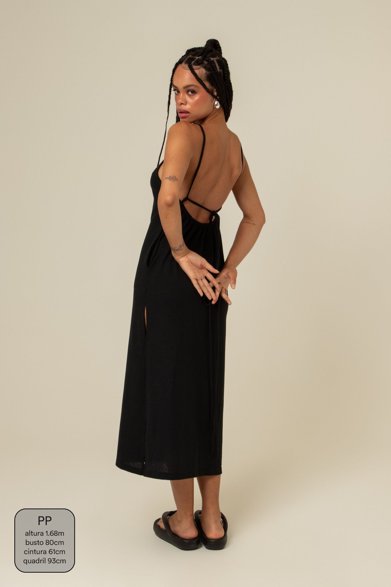 vestido comfy | vestido costas abertas com fenda lateral