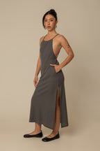 vestido comfy | vestido costas abertas com fenda lateral