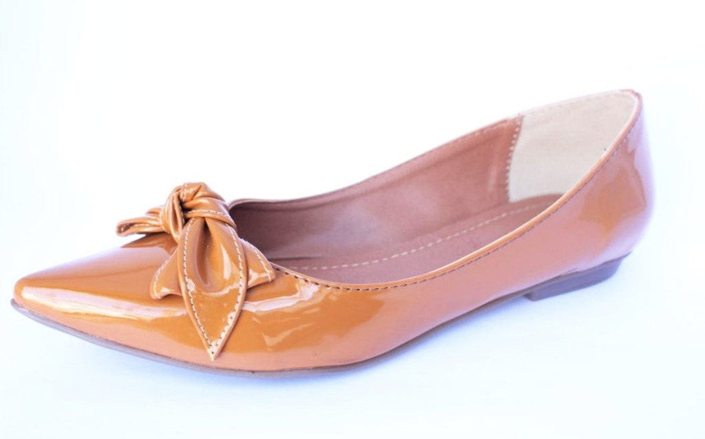 Sapatilha Bege Verniz